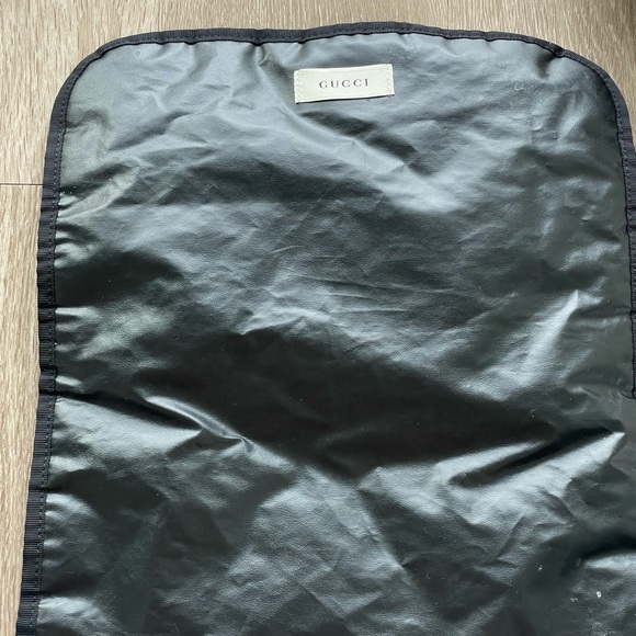 I am selling a Gucci x Supreme Diaper Bag